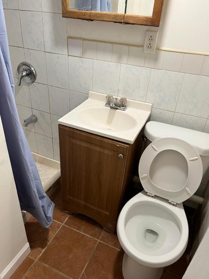 A Cozy Room In Queens ニューヨーク エクステリア 写真